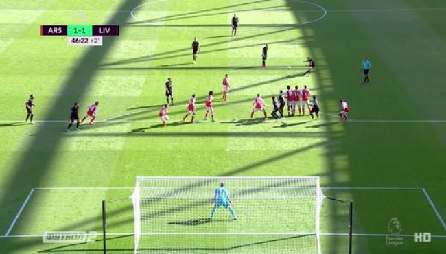 Ливерпуль обыгрывает Арсенал в фантастическом матче: смотреть голы
